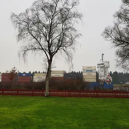 Mit Wunderschoenem Blick Auf Den Nord-ostsee-kanal Apartamento *